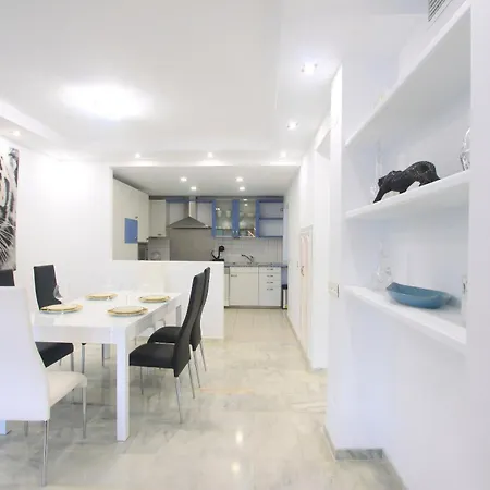 Lägenhet 1080 Beachfront Penthouse 3 Floors Jacuzzi 2 Pools Wifi Roof Terrace Marbella