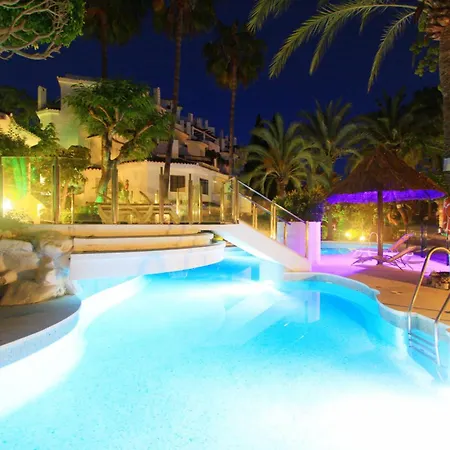 1080 Beachfront Penthouse 3 Floors Jacuzzi 2 Pools Wifi Roof Terrace * Marbella