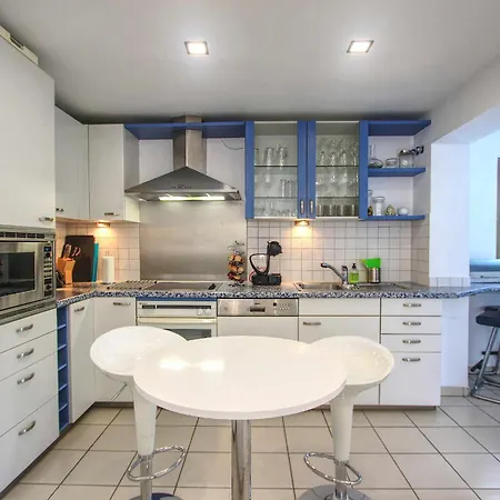 Lägenhet 1080 Beachfront Penthouse 3 Floors Jacuzzi 2 Pools Wifi Roof Terrace Marbella