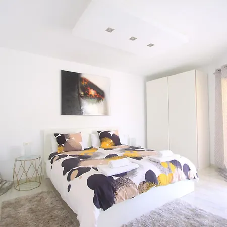 1080 Beachfront Penthouse 3 Floors Jacuzzi 2 Pools Wifi Roof Terrace Apartment *