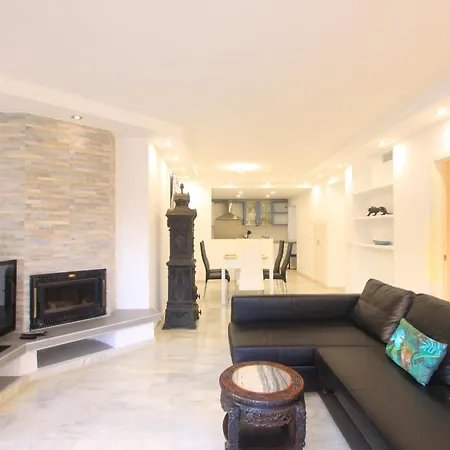 Apartment 1080 Beachfront Penthouse 3 Floors Jacuzzi 2 Pools Wifi Roof Terrace