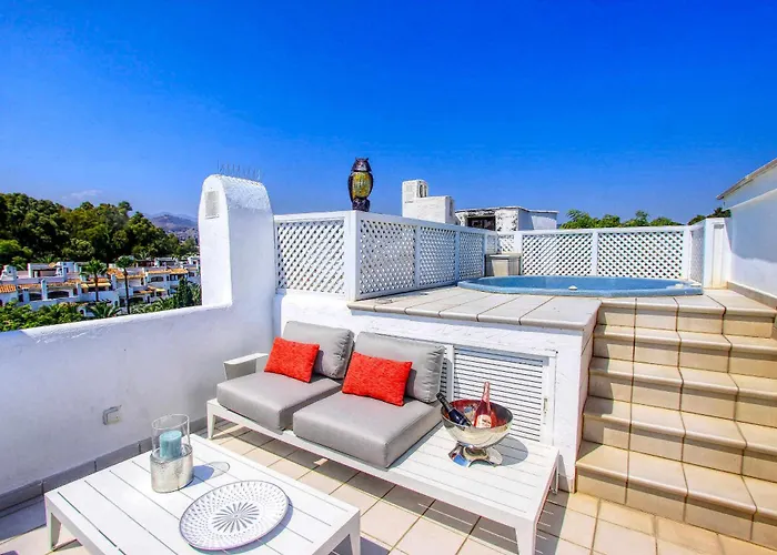 1080 Beachfront Penthouse 3 Floors Jacuzzi 2 Pools Wifi Roof Terrace Lejlighed Marbella